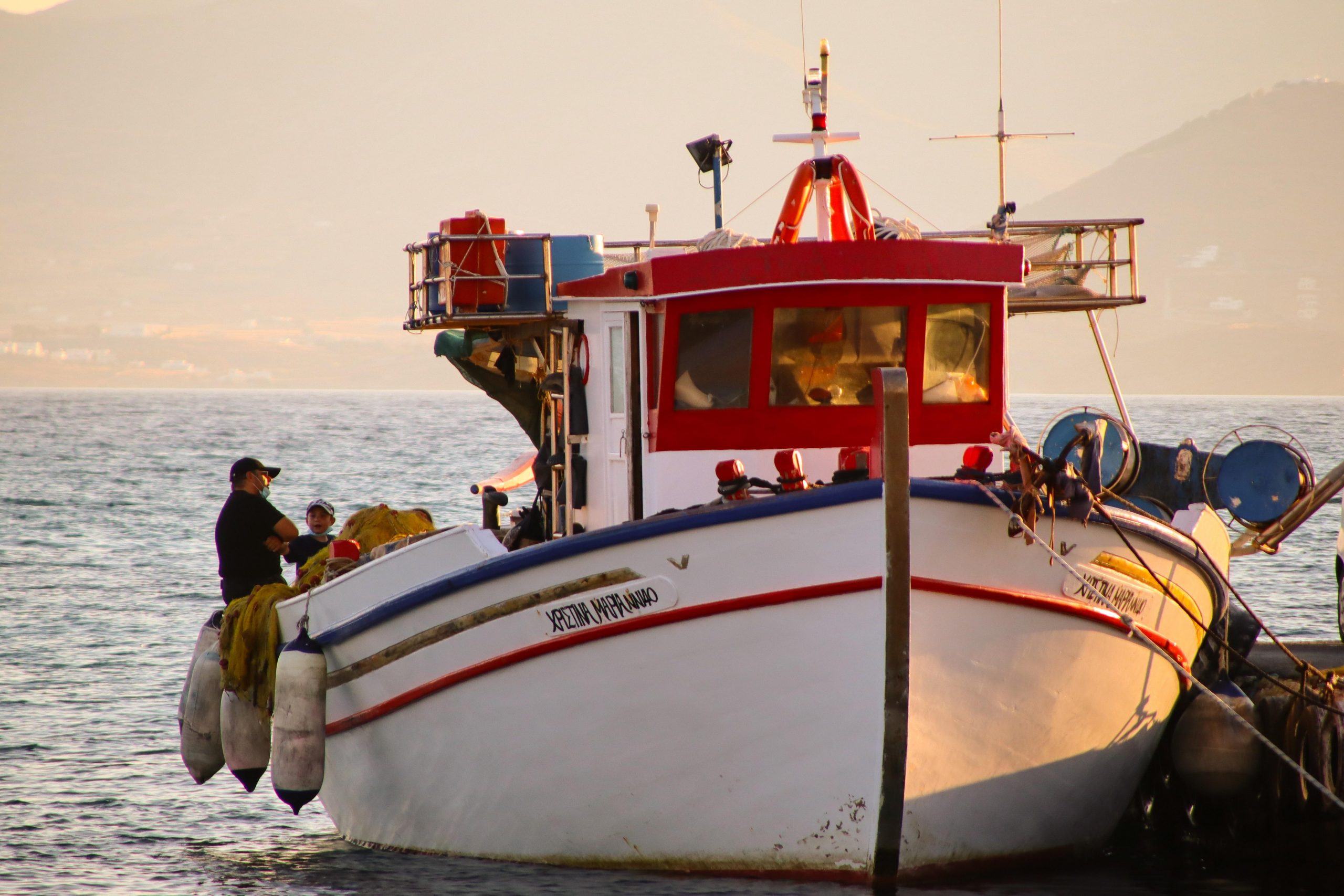 fishing-boat-6362912